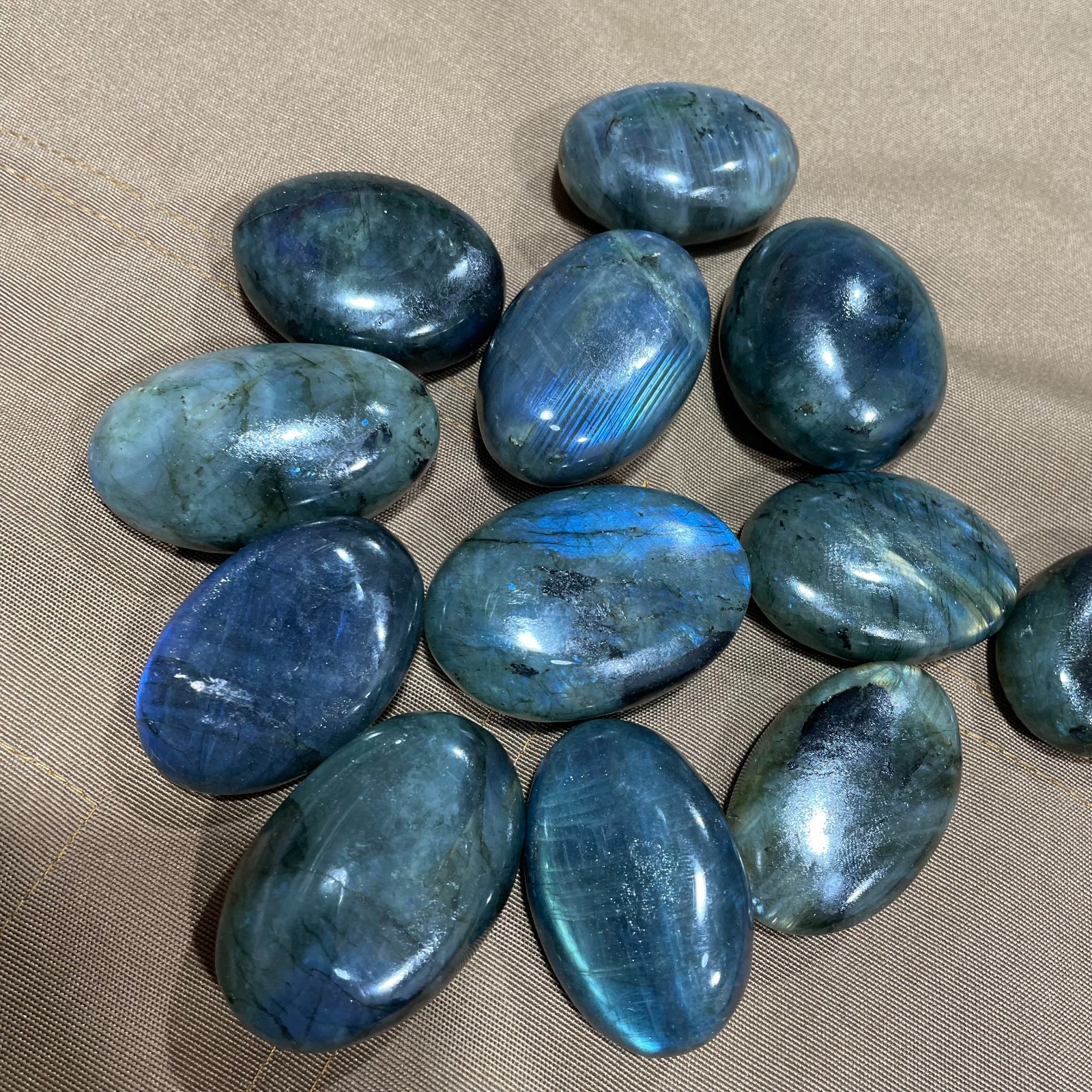 Wholesale 1kg Lot Natural Labradorite Palm Stones Crystal Energy