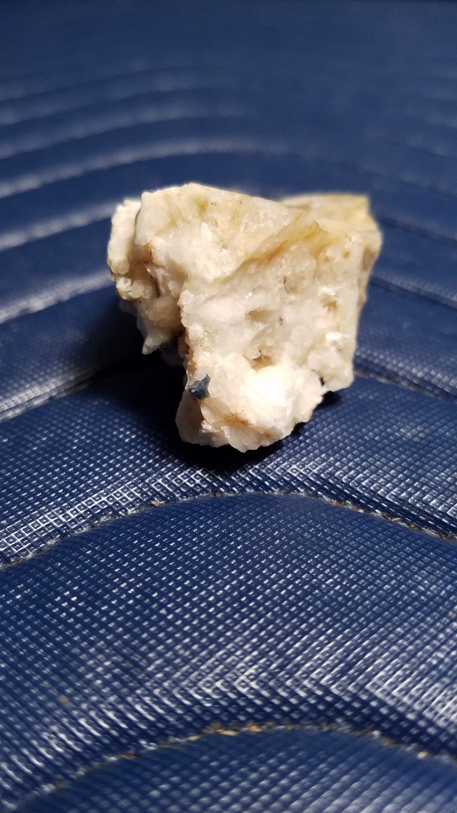 SiG: Small Deep Blue-Green Greenish-Blue Beryl Crystals on Matrix from Austria