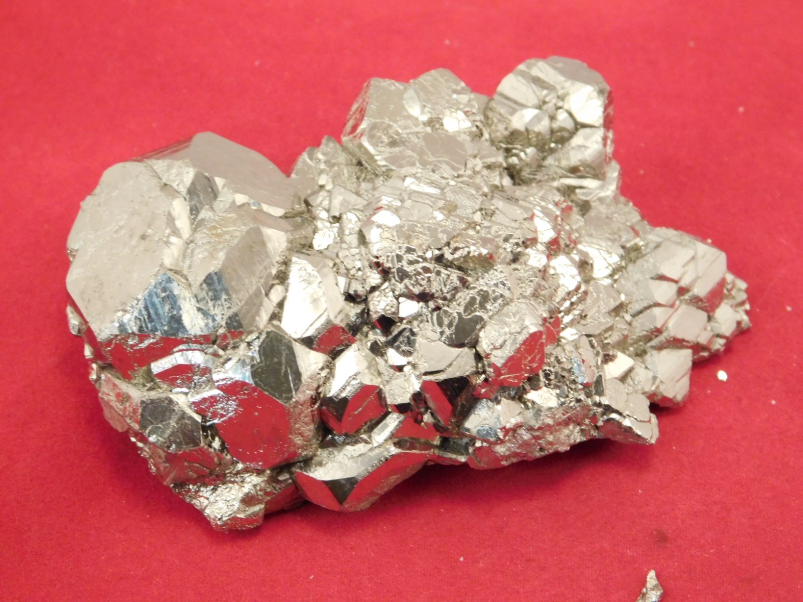 Dodecahedron PYRITE Crystal Cluster 100% Natural Peru 168gr