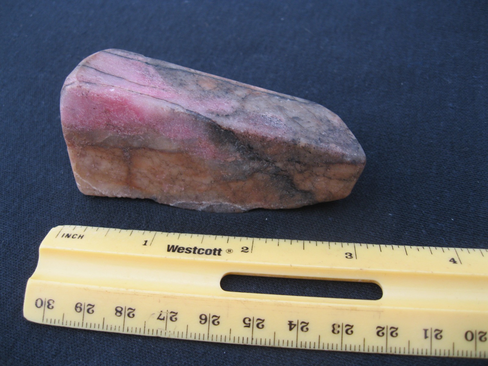 BUSTAMITE, Rare Crystal, mineral, from the Land of Oz. 3 x 1 1/4 x 1″ 4.1 oz
