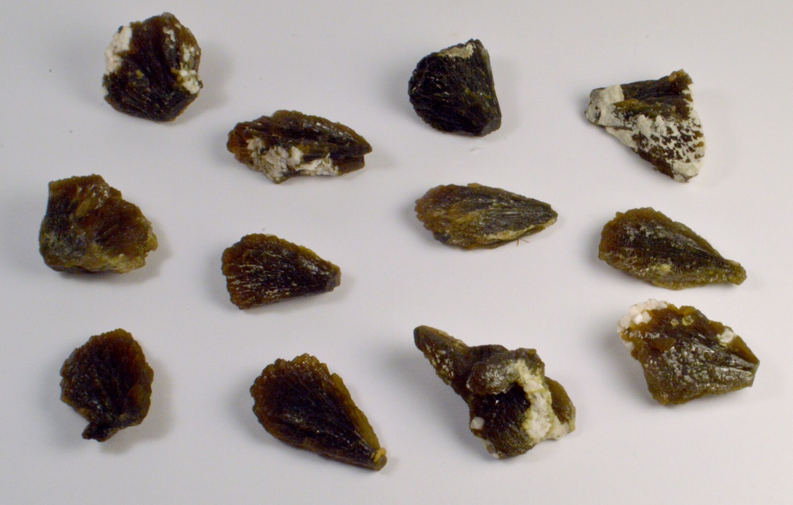 #11,987 Epidote – Pakistan [Gem Quality] [ONE PIECE ONLY]