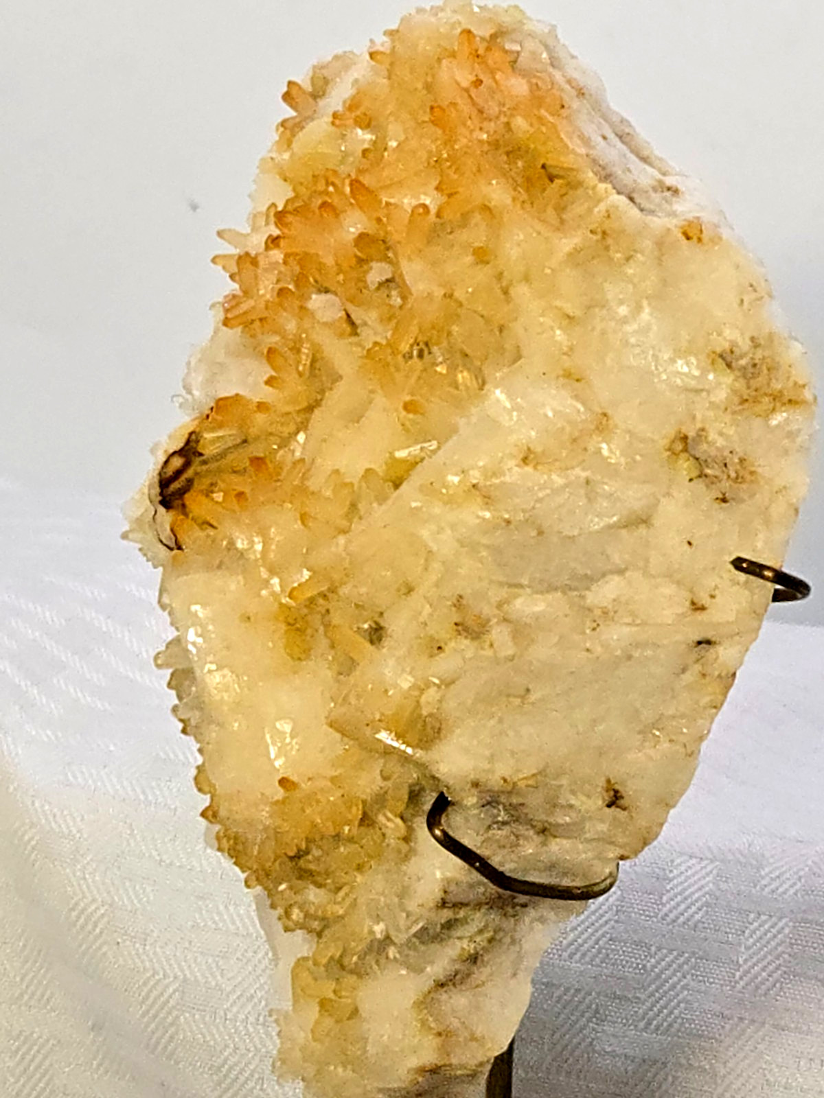 Beautiful Natural Mango Quartz mounted on a Display Stand – Quartz – 5″