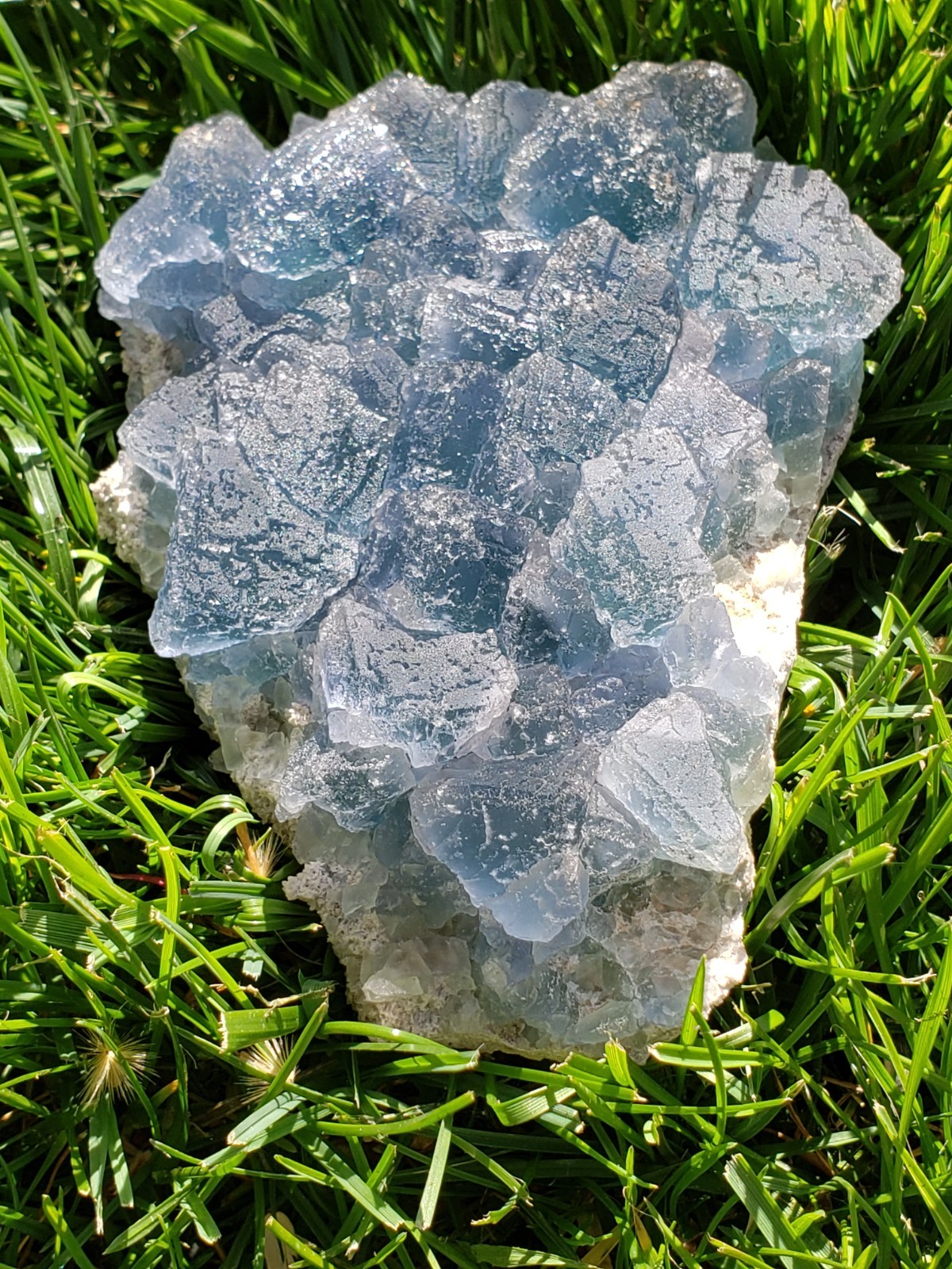5.25″ Blue Fluorite Crystal Quartz UV on Matrix Specimen, 609g or 1.3 lbs