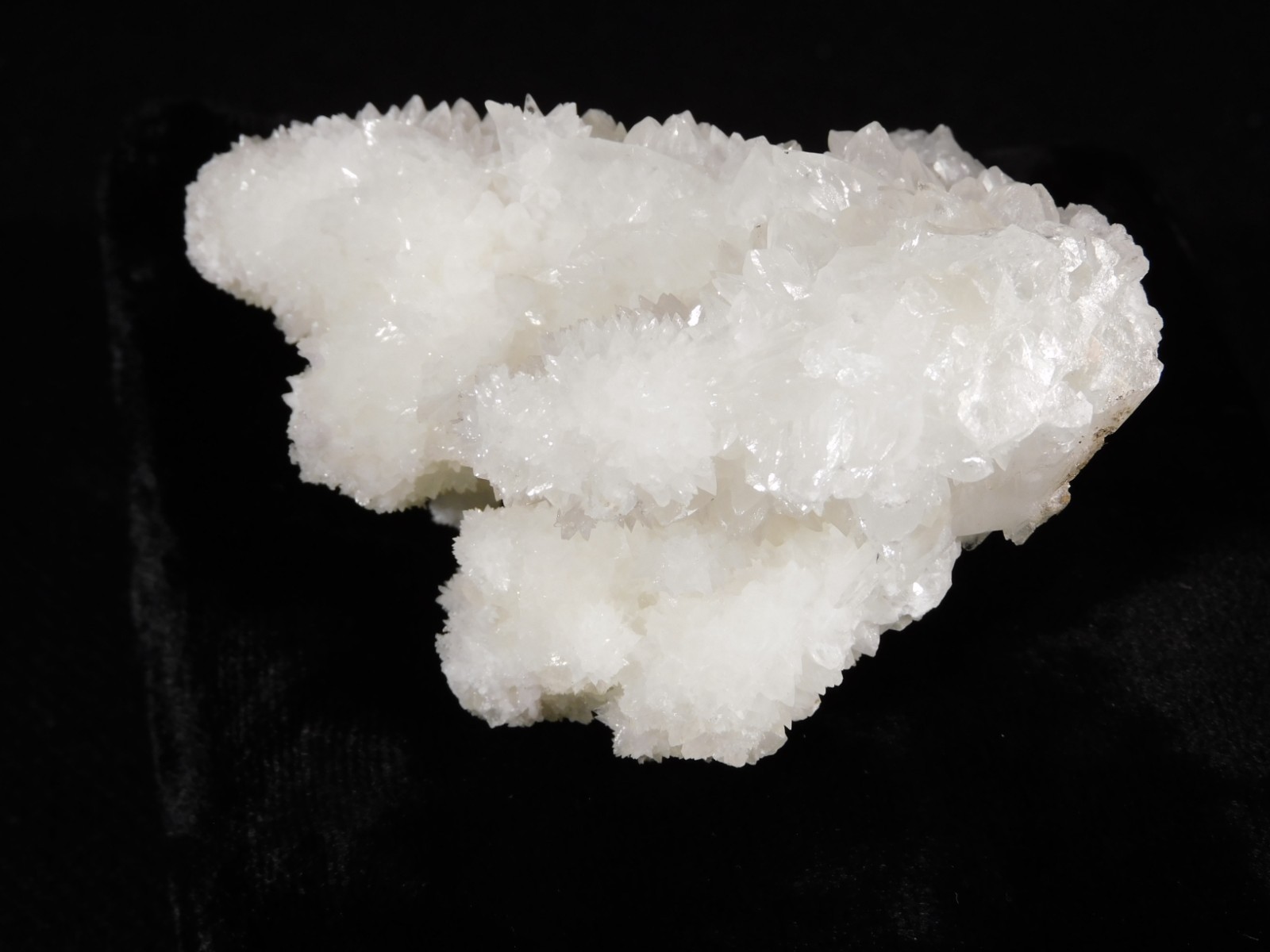 Bright White! CAVE Aragonite STALACTITE Crystal Cluster Mexico 145gr