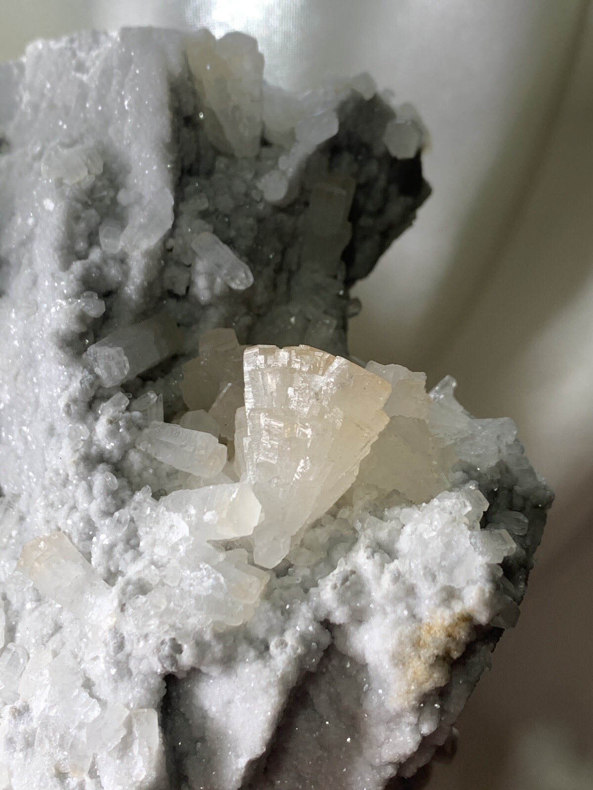 STRONTIANITE LARGE MUSEUM QUALITY SPECIMEN NATURAL TERMINATED CRYSTALS MATRIX