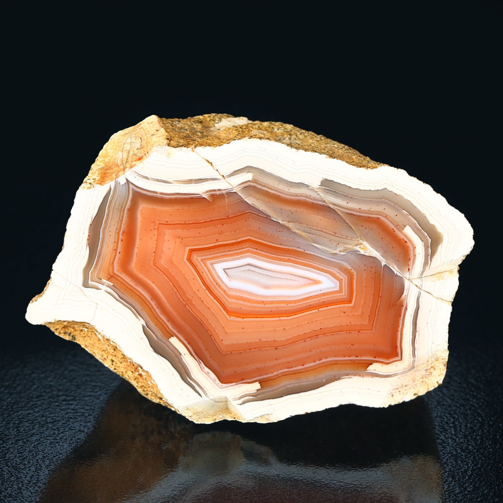 Porcelain AGATE from Doubravice, Jicin area, Czech Republic achat Czechia
