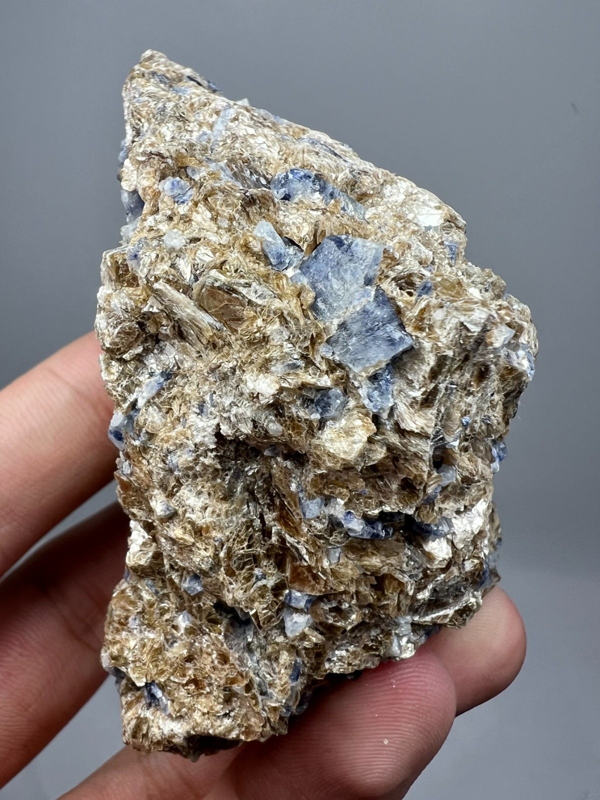 217 GM Sapphire Crystals On Mica Matrix – Badakhshan AFG – Combine Shipments