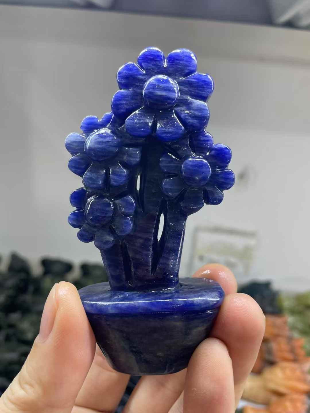 1pc Natural Blue-veins Stone Quartz Carved Flower Skull Crystal Reiki Decor Gift
