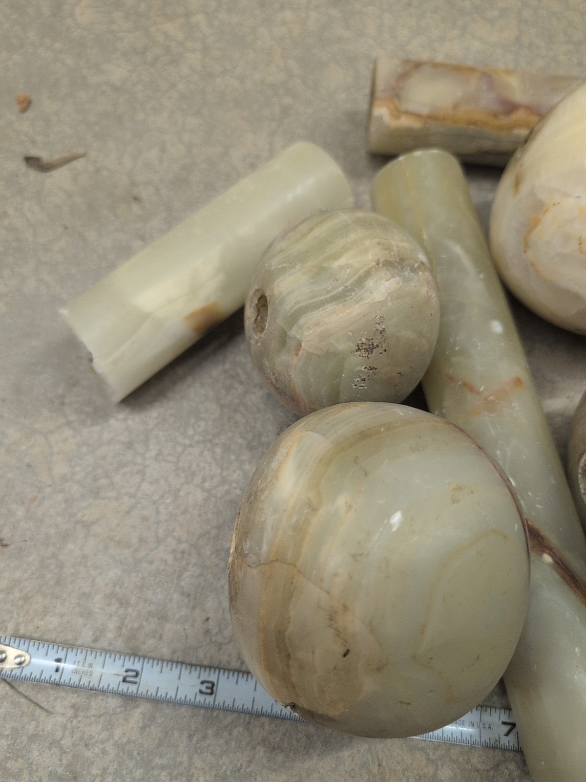 Large Lot Of Green Onyx Stones 17 Pounds Each Has A Center Hole