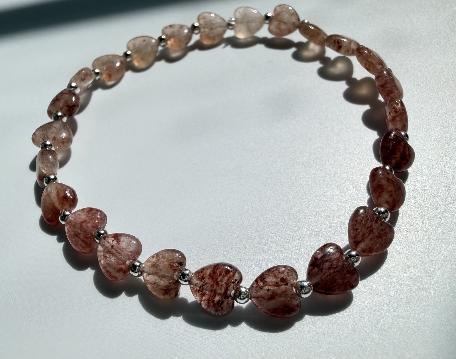 Strawberry Quartz Ombre Heart Stretch Bracelet – Natural Pink Gemstone, 6mm