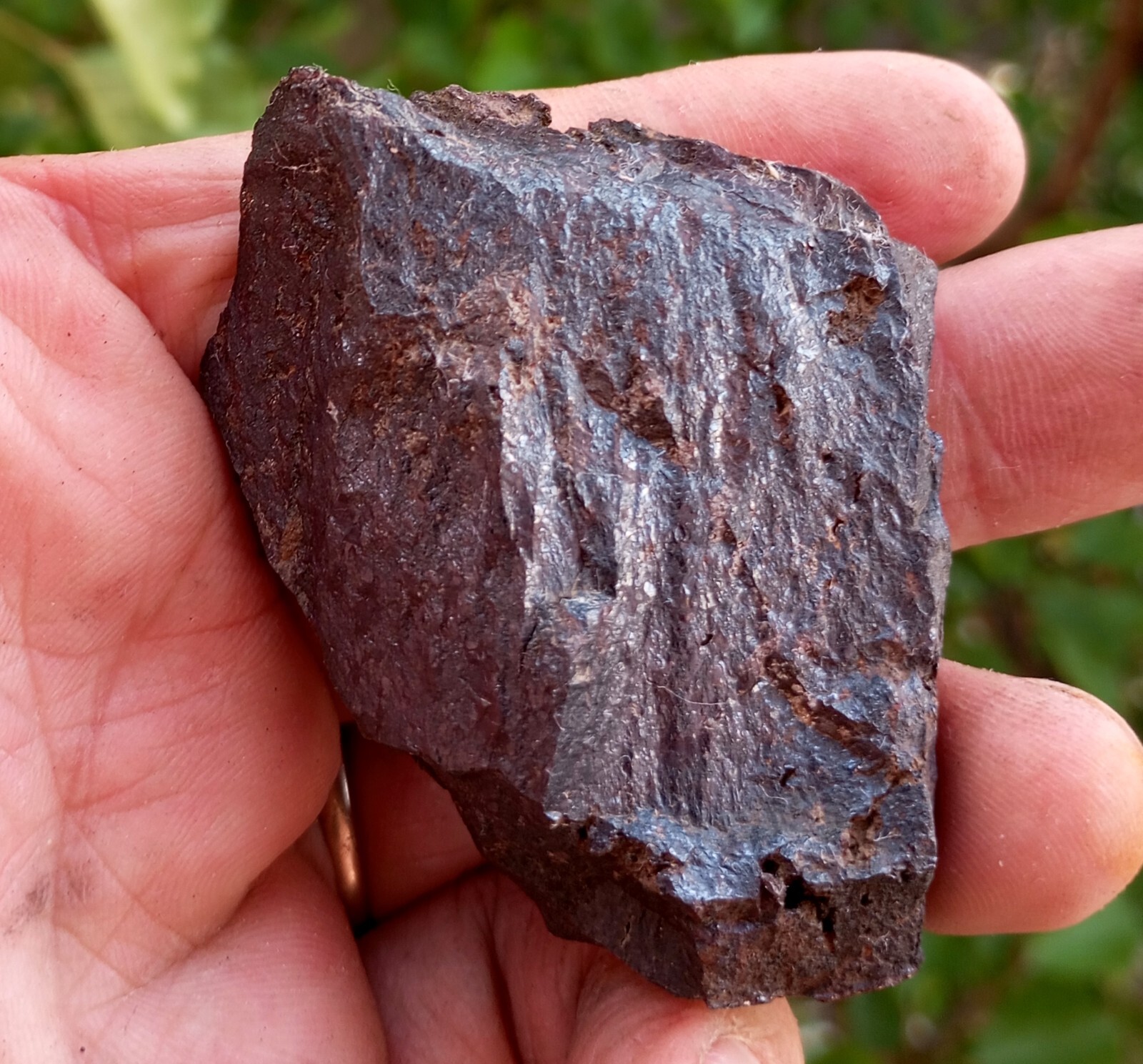 Massive Raw Magnetite Iron Ore