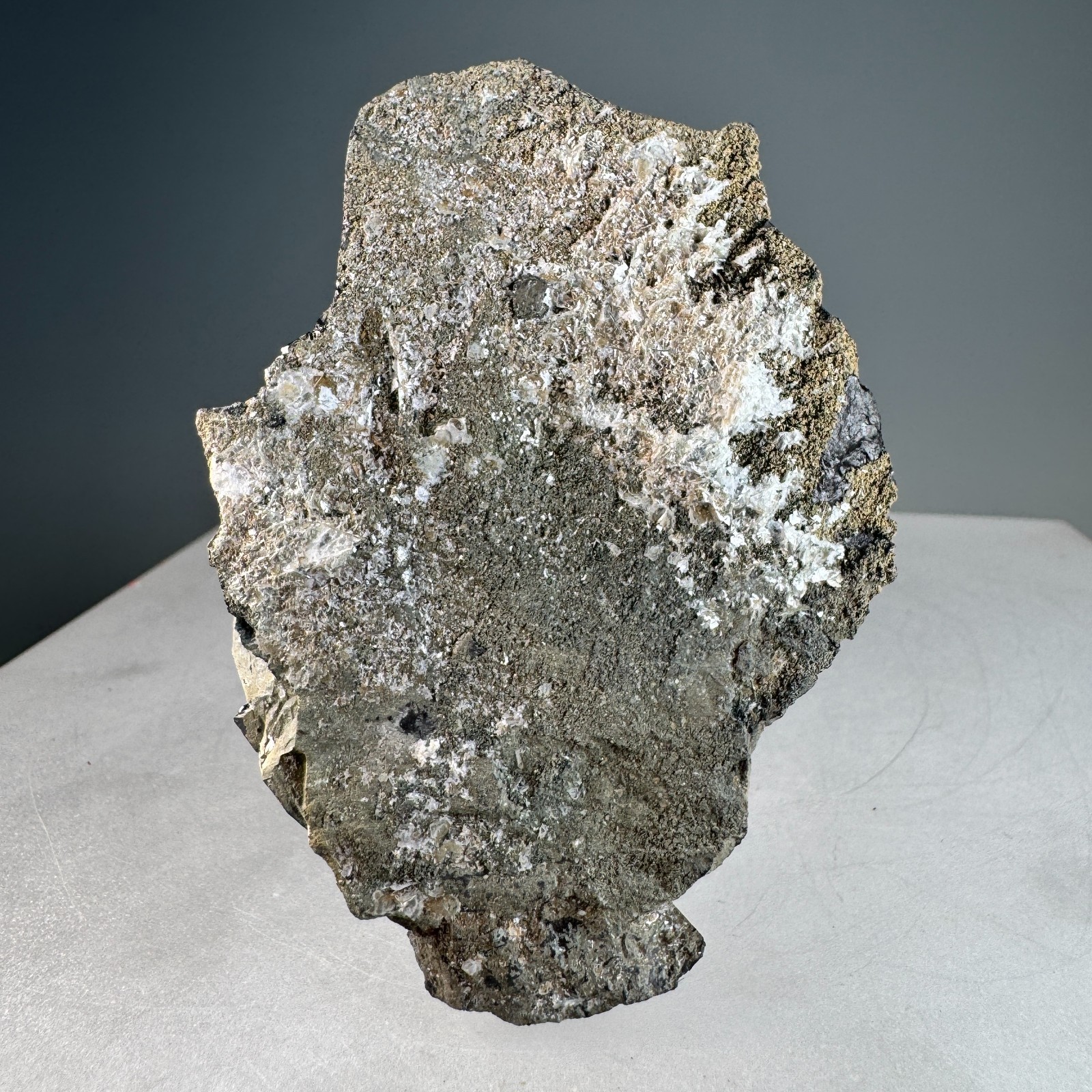 Fine Lustrous Magnetite Crystal: Huanggang Fe- Sn deposit, Inner Mongolia, China