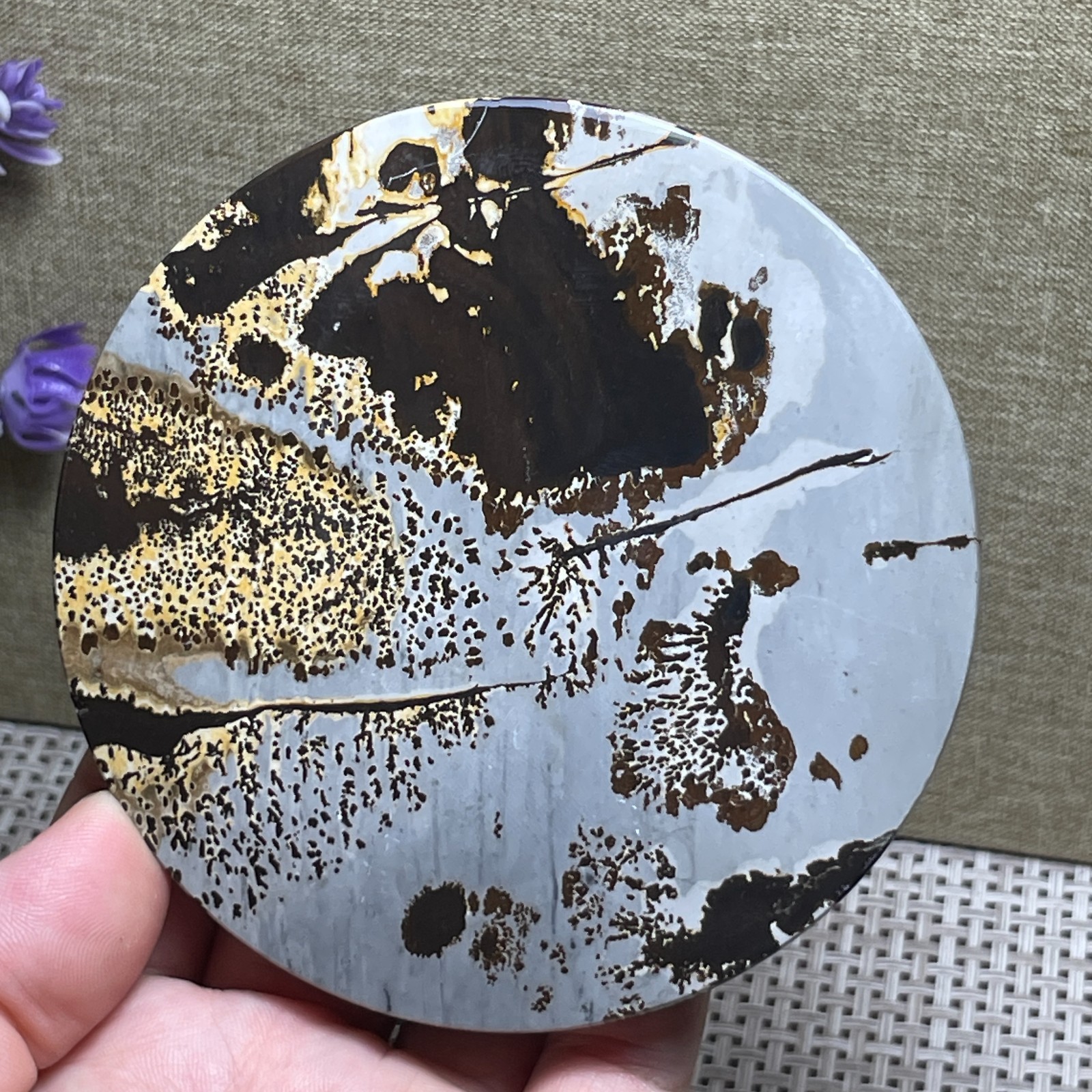 173g Natural Chinese painting stone crystal ornaments for home decoration Round