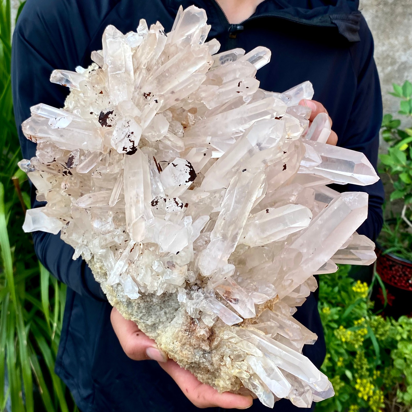 23.69LB ransparent, natural and beautiful white quartz crystal cluste