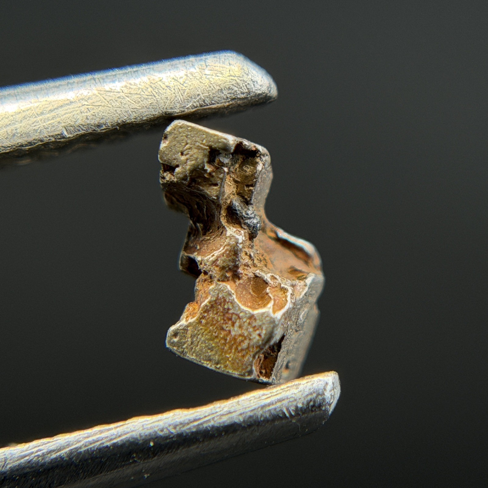 Natural Platinum with Gold Crystal/Rare Nugget/Konder massif, Russia) – 2.065 ct