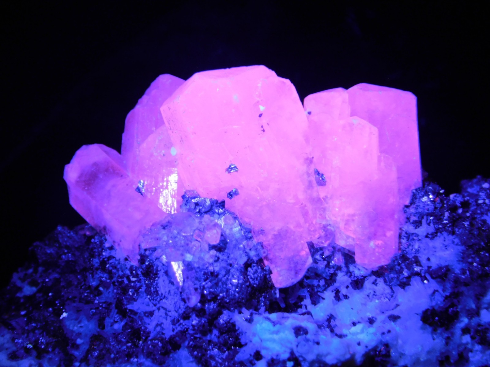 Larger! FLUORESCENT Calcite CRYSTAL Cluster on PYRITE Peru 261gr