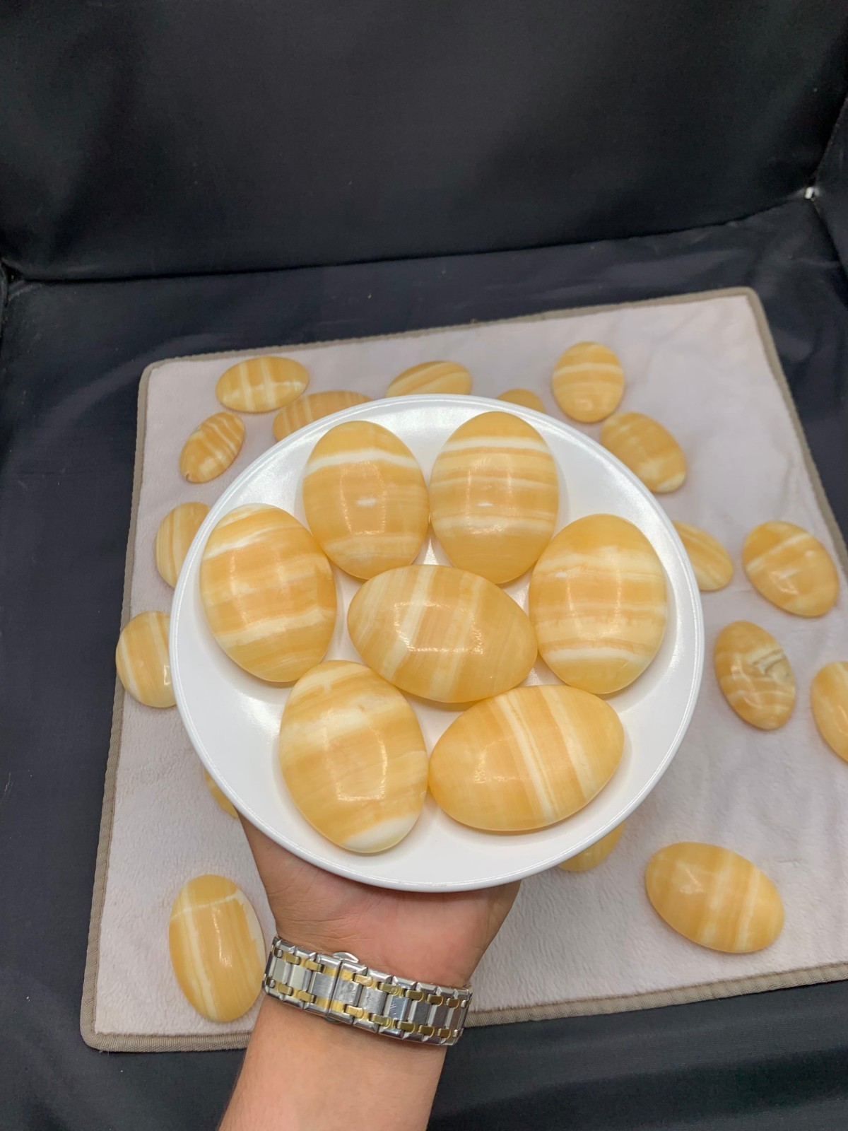 Top Quality Mango Calcite Palm Stones 4.5kg Bulk Lot Natural Crystal Wholesale