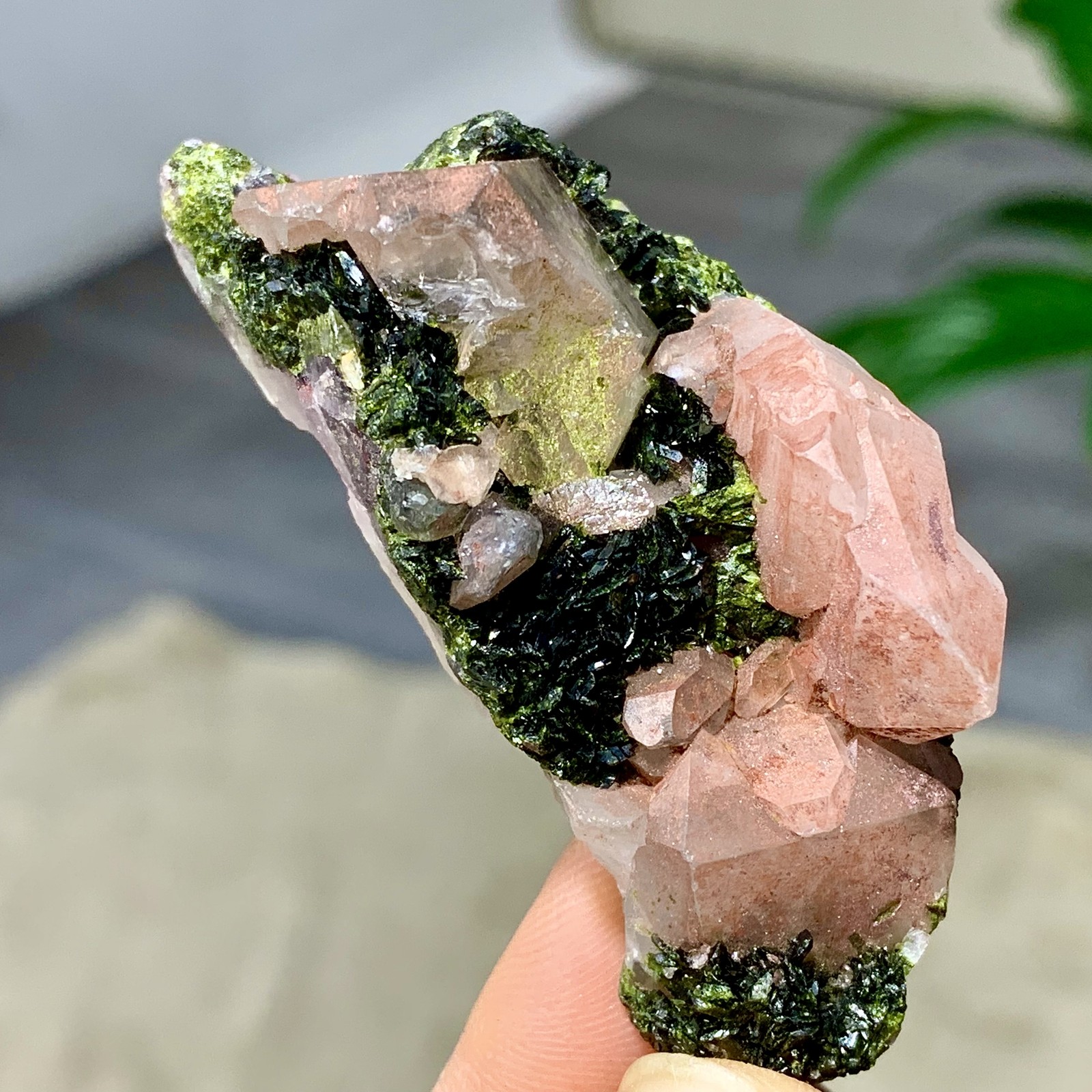 41G Natural beautiful epidote quartz with garden Crystal mineral symbiosis