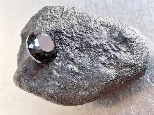 237.5ct. GRAPHITE DIAMOND Glassy pre-solar carbon meteorite diamond.