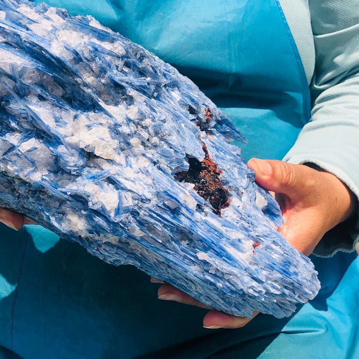 4730G Natural Blue Quartz Crystal Specimen Raw Mineral Reiki Healing Home MH5285