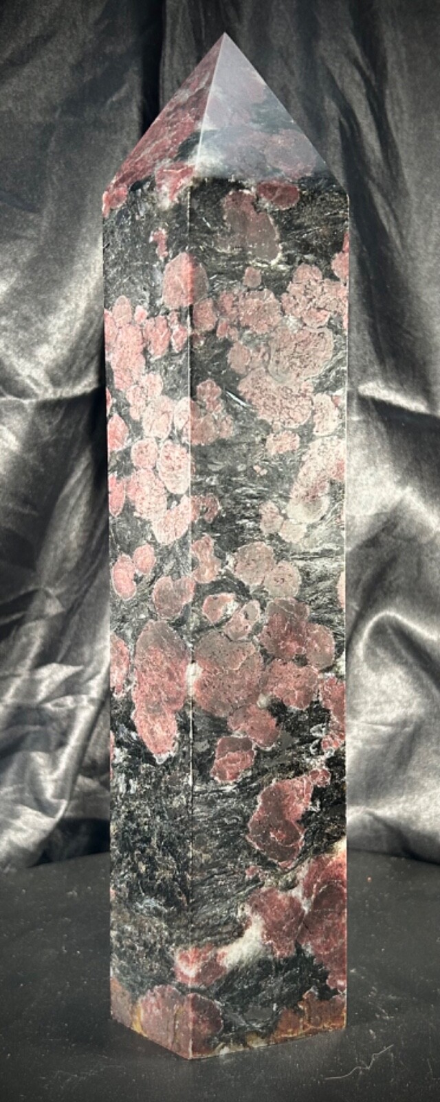 12.5′ Tall Garnet and Arfvedsonite Tower 10lb 2.5oz (4.609kg)
