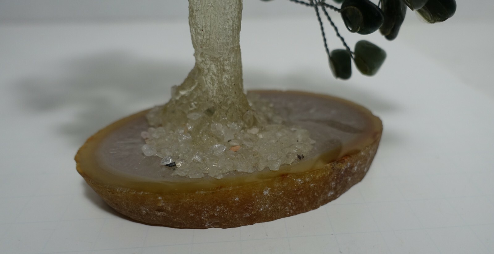 qz-6 -HANDCRAFTED BONSAI TYPE TREE, JADE, WIRE, LUCITE AND AGATE GEODE SLICE 6″H