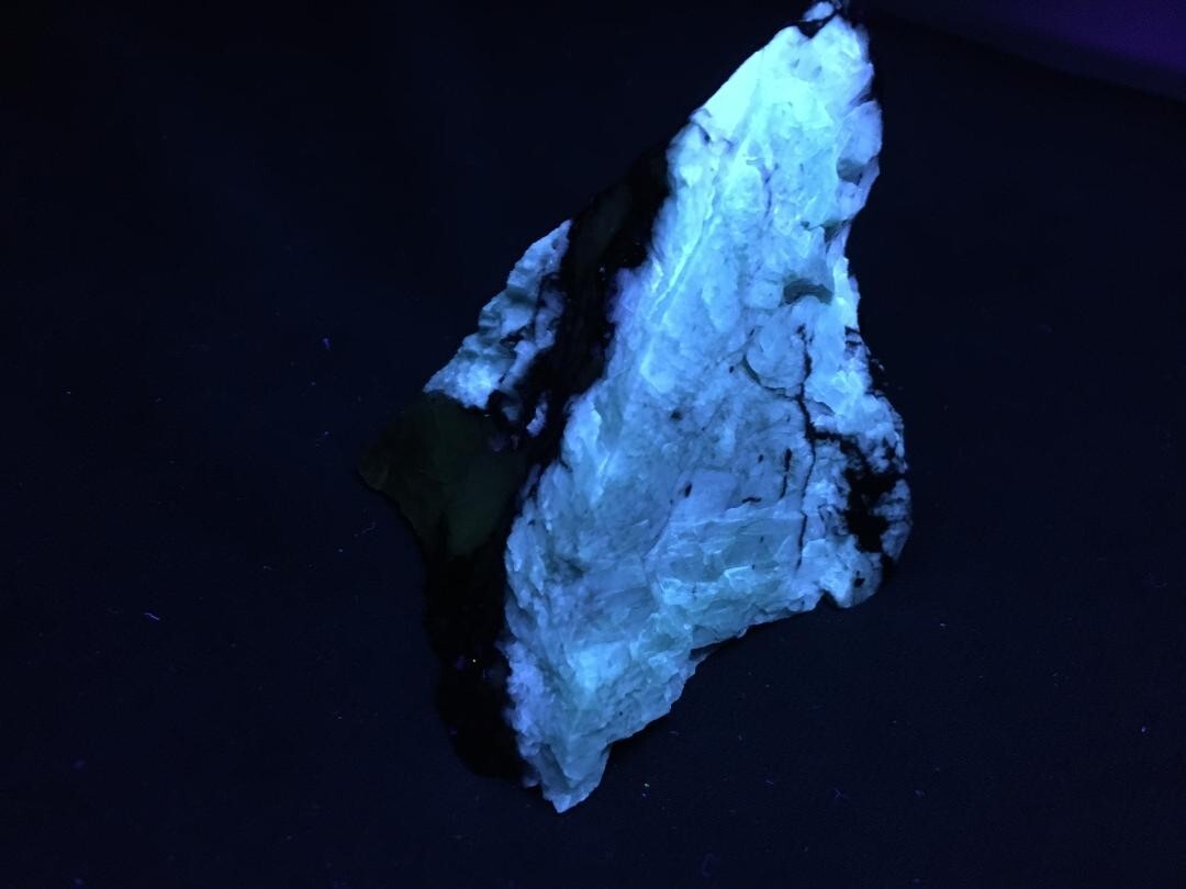 KB: GREAT!! BRIGHT!!! SW FL. BLUE/WHITE PB-RICH ORTHOCLASE FROM NSW, AUSTRALIA