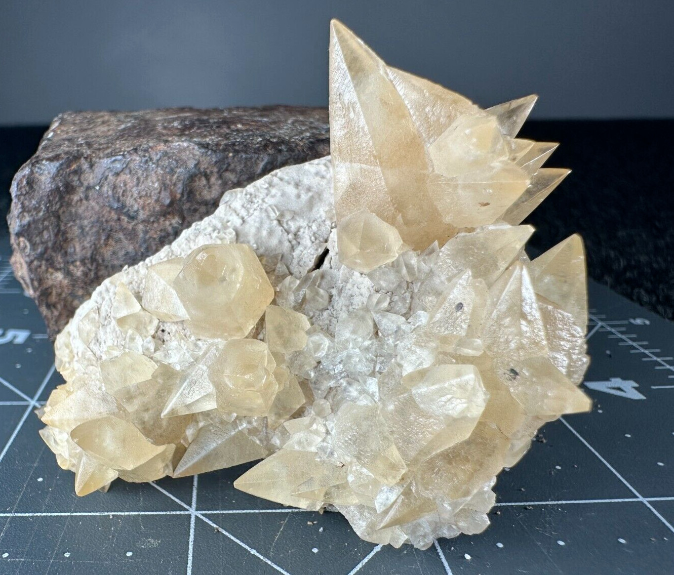 ➤ 2-1/2″ CALCITE CRYSTAL CLUSTER SPECIMEN – Pugh Quarry Ohio VIDEO➤843