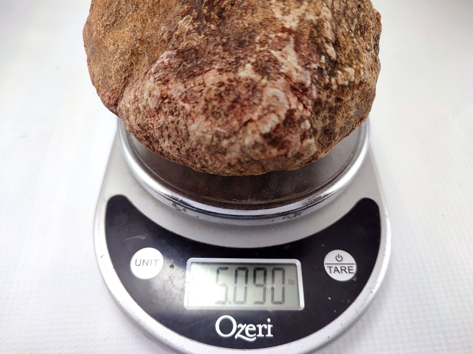 5.75″ Unopened Geode Localized Red Exterior KY Quartz Crystal 5 LB Non Rattler