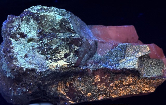 PHENOMENALLY FLUORESCENT /PHOSPHORESCENT 5″ CALCITE CRYSTAL ,COLORADO