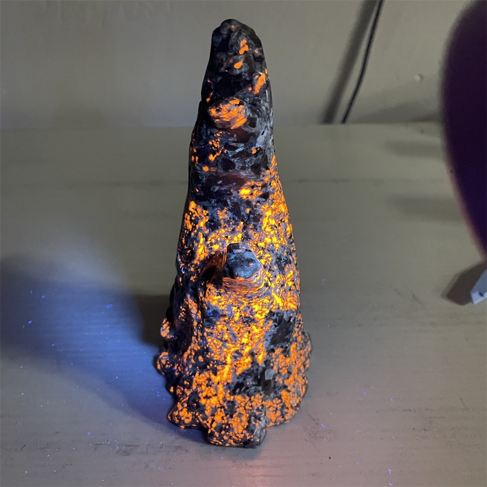 1.8LB 6.1″ Natural Yooperlite Halloween Tree Statue Crystal Carving Heal Decor