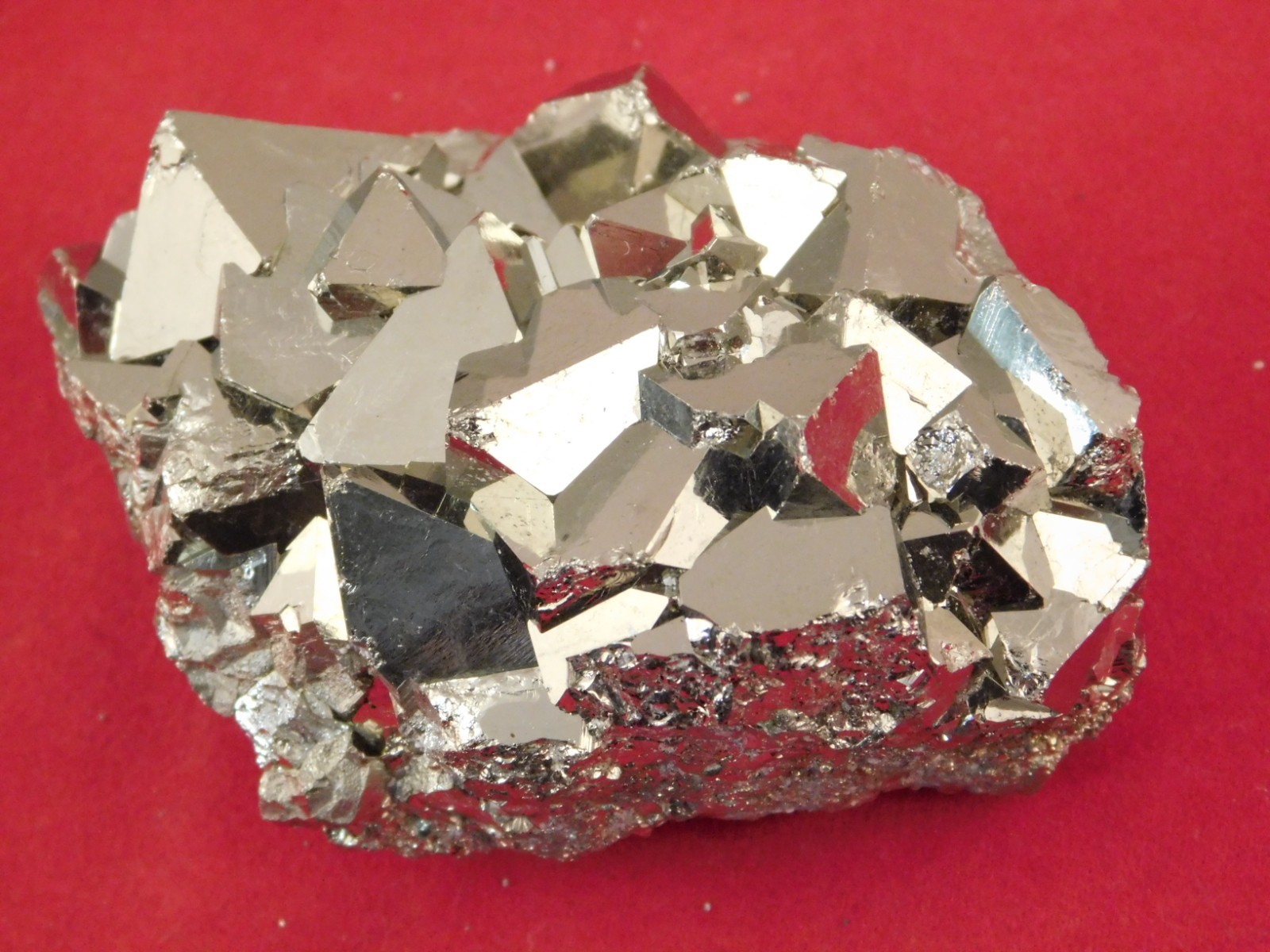 PYRAMID Shaped Crystals! Tetrahedron PYRITE Crystal Cluster Peru 184gr