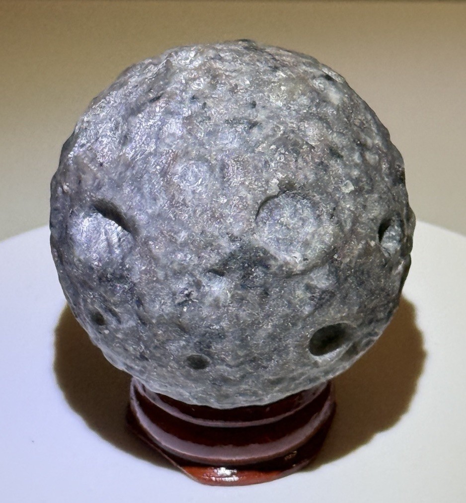 FLUORESCENT Sodalite-bearing Syenite (Yooperlite) Carved Moon Sphere w/ Stand
