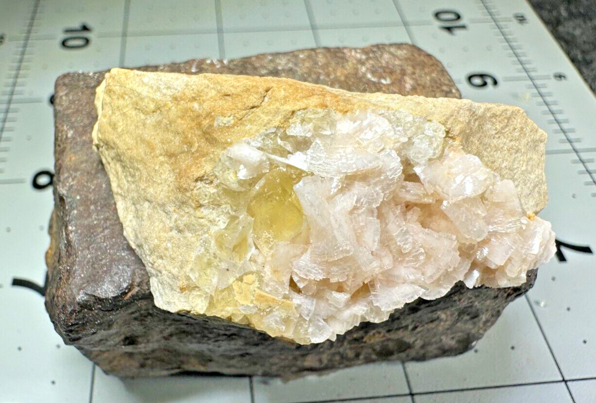 ➤2-1/2″ Phosfluorescent YELLOW FLUORITE /PINK DOLOMITE Corydon Indiana VIDEO➤514