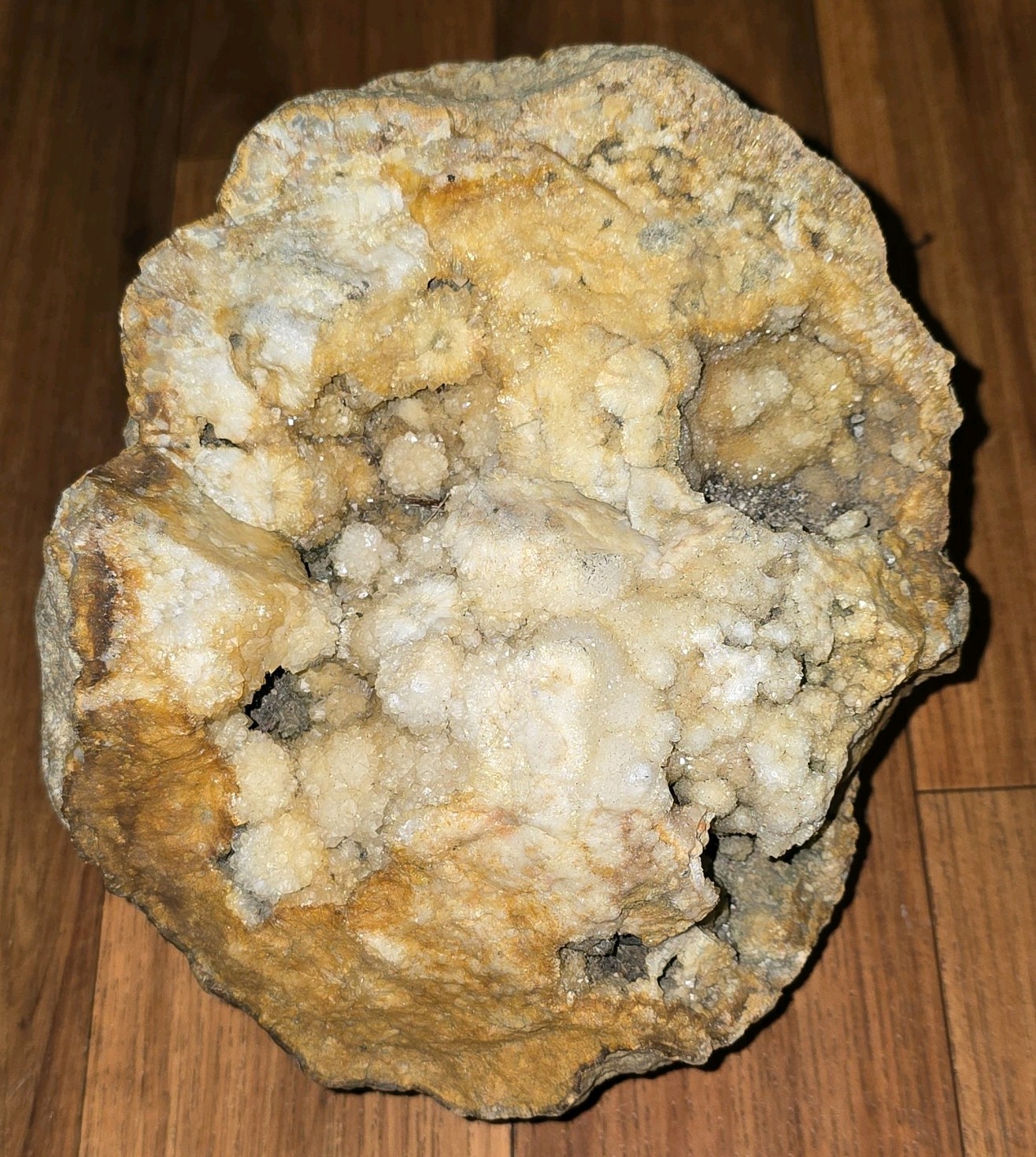 Large Kentucky Quartz Crystal Iron Geode Display Specimen DRUZY SOLID Beautiful