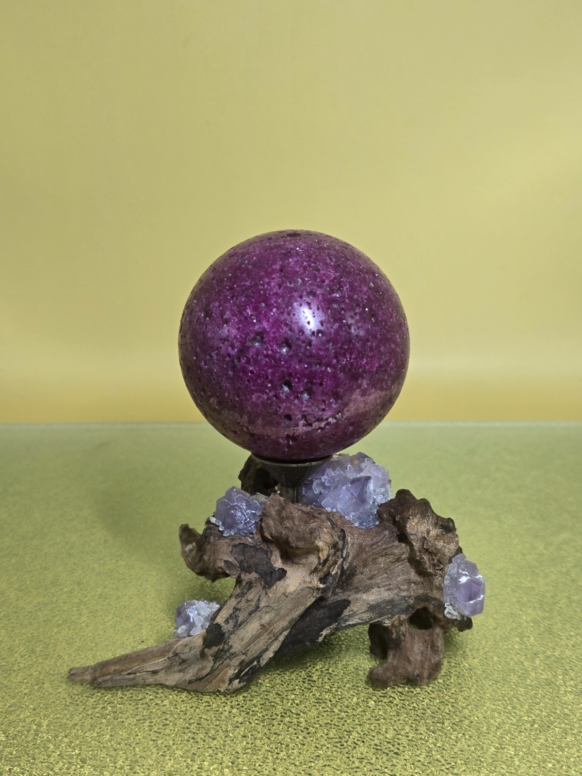 290G Pink UV Ruby Corundum Sphere Crystal Ball Reiki Healing With Wood Stand