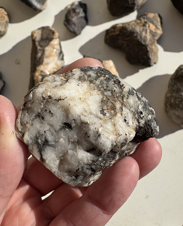 2 1/2 Lb Lot of Beautiful Arizona Lightning stones raw and lapidary rough