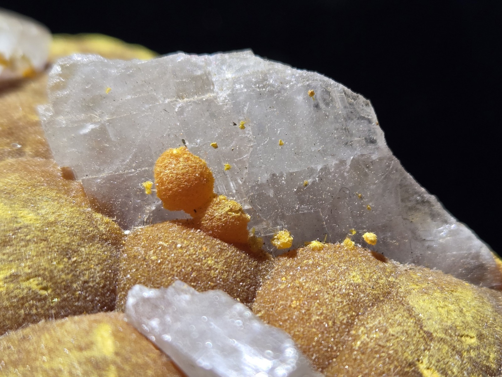 Orpement Realgar Natural Mineral Specimen With Barite and Pyrite 374g Peru 5.25″