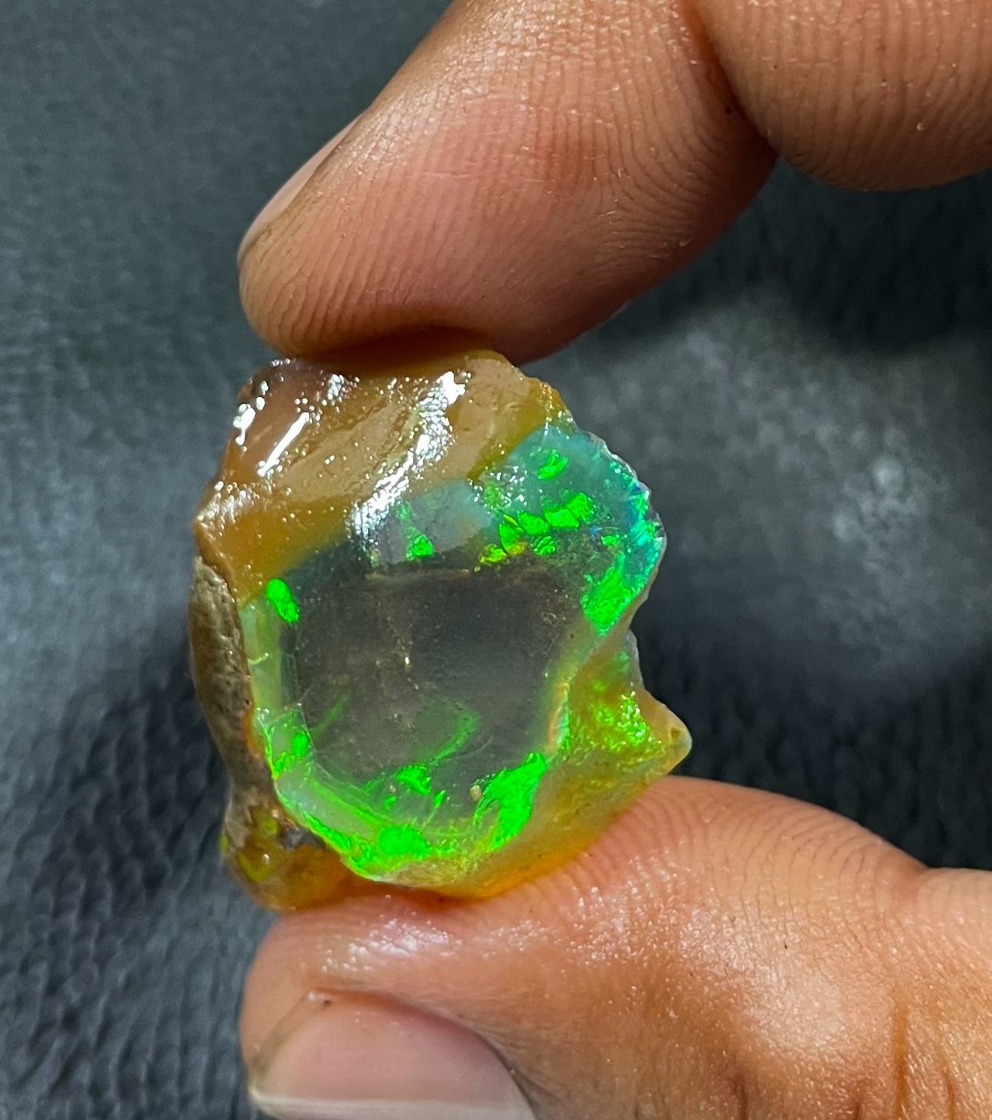 AA+ Ethiopian Opal Oil Rough Entreated Welo Fire Opal Multi Color Flash 16.50Cts