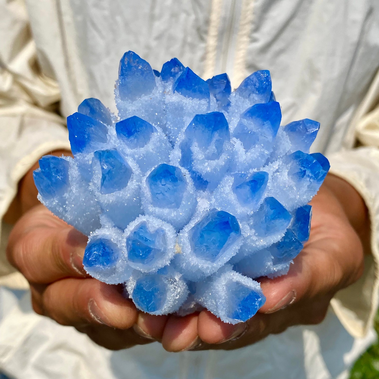 400G Newly discovered blue crystal cluster flower shaped mineral specimen
