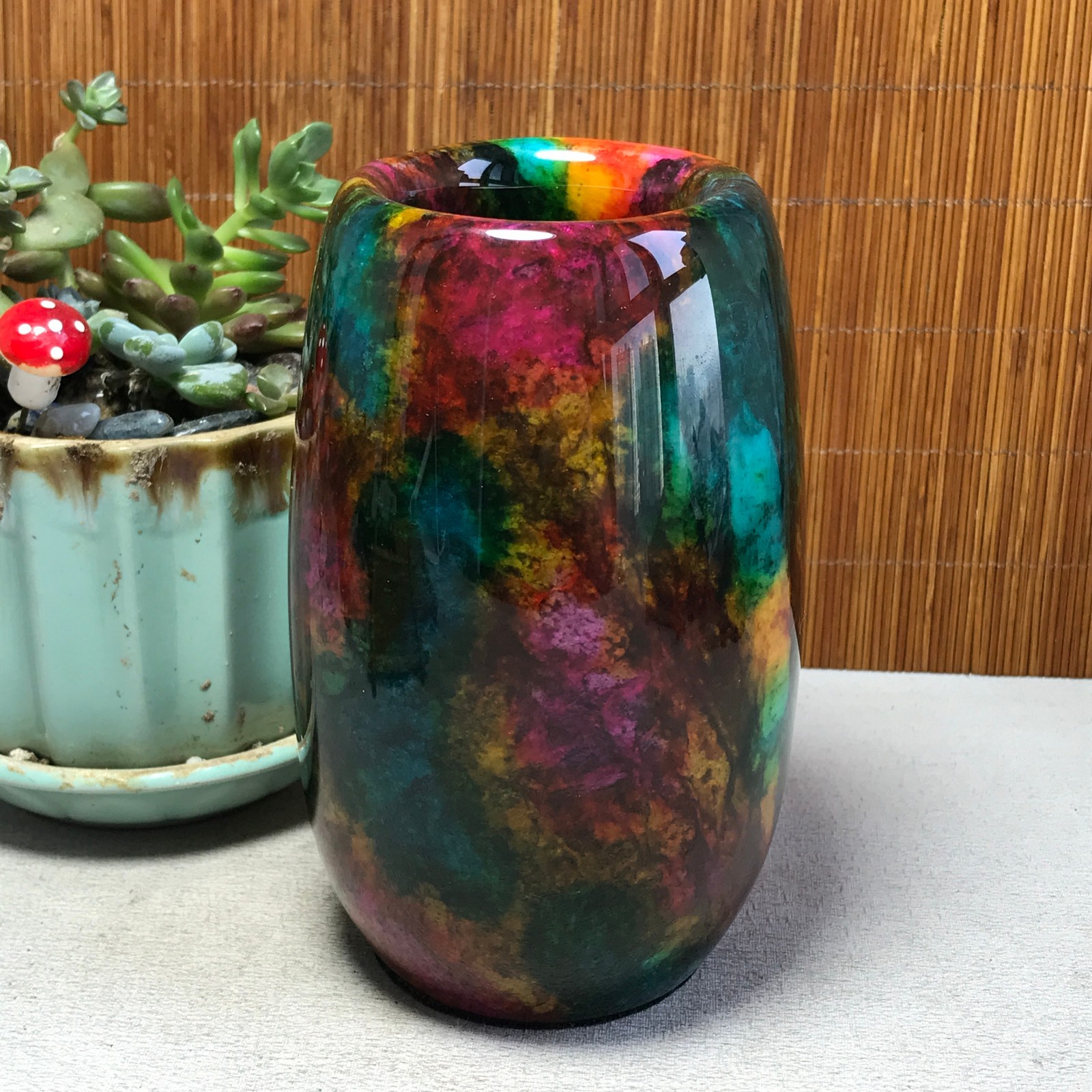 Natural “Seven Colors Jade” vase specimen -Taiwan China 1056g 129mm A5797