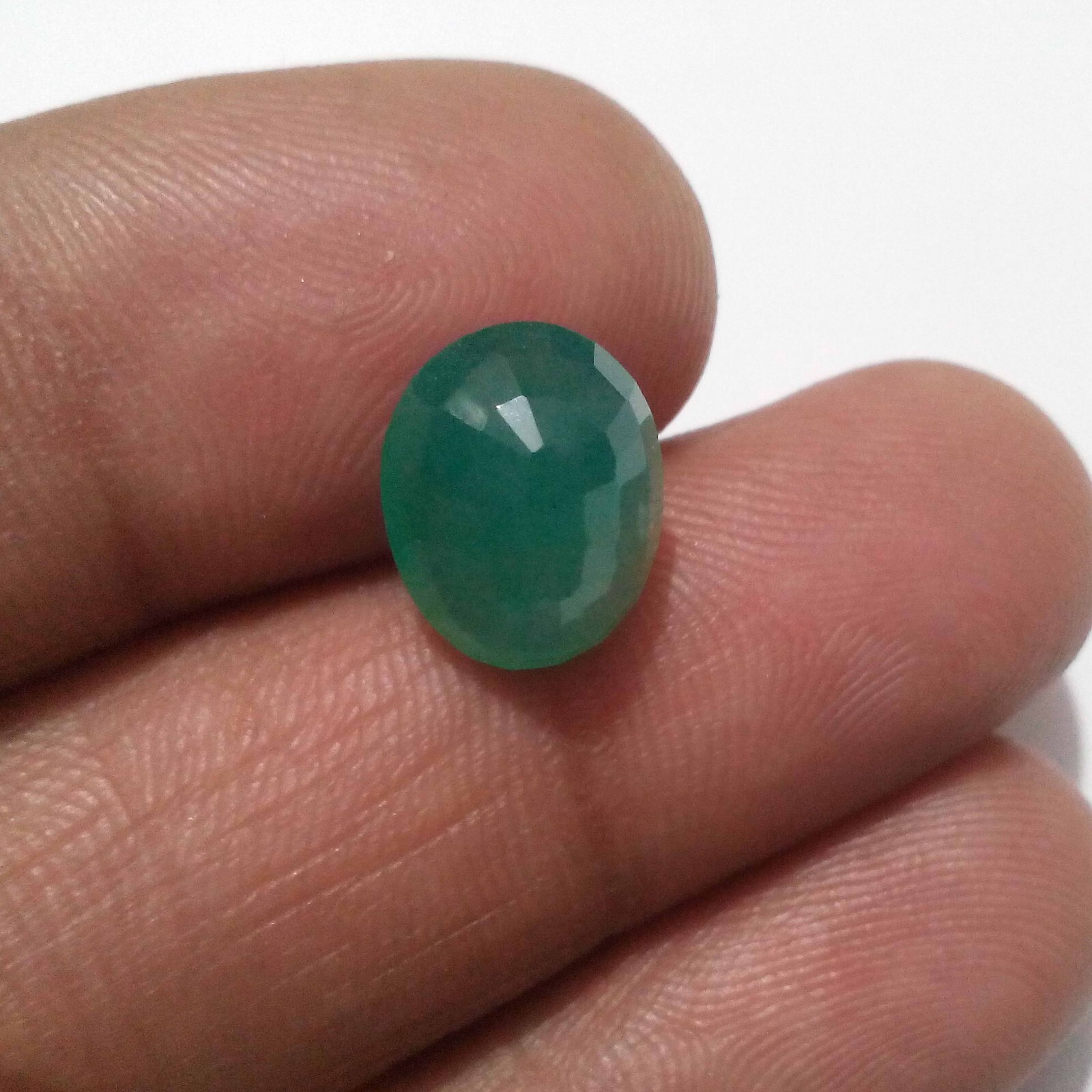 Natural Glowing Zambian Emerald Oval Shape 5.55 Crt Green Faceted Loose Gemstone