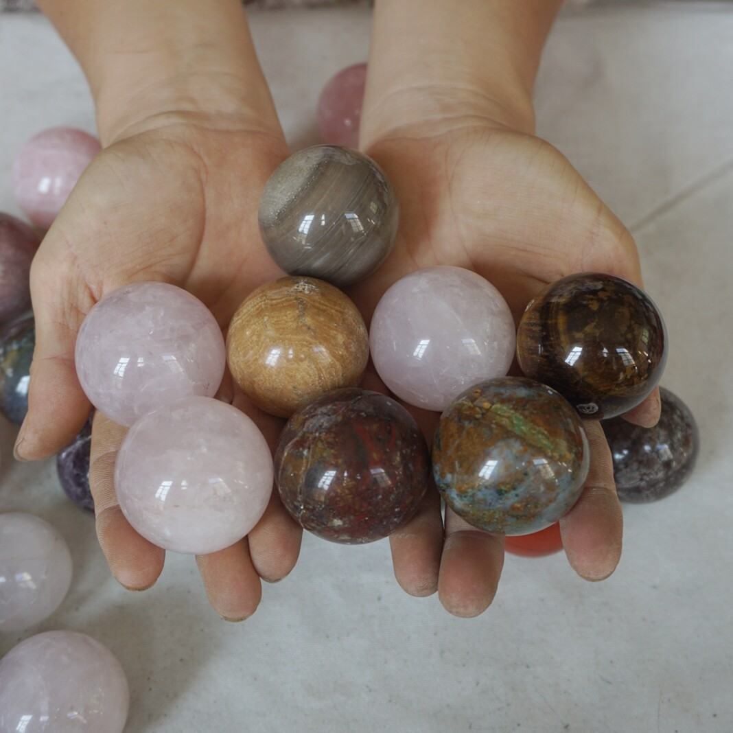10Pcs Natural Quartz Crystal Jasper Sphere Ball Diverse Rock Tumbles Healing 4cm