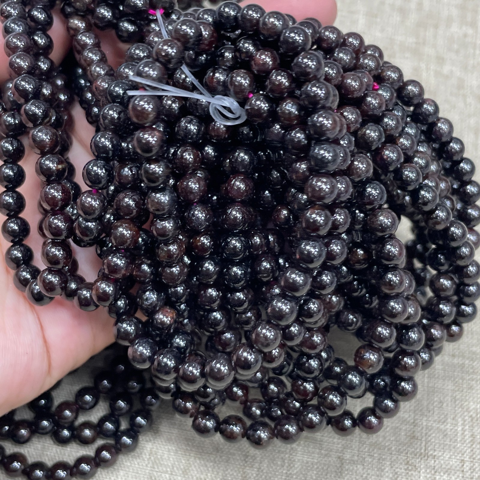 Wholesale 1Pcs 6mm red garnet stone ball beads 6mm 7.5”crystal Stretch Bracelet