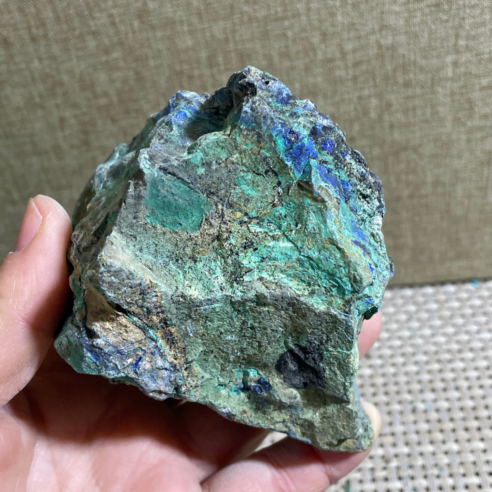Restoration of Blue Copper Ore Quartz Crystal Mineral Samples 350g