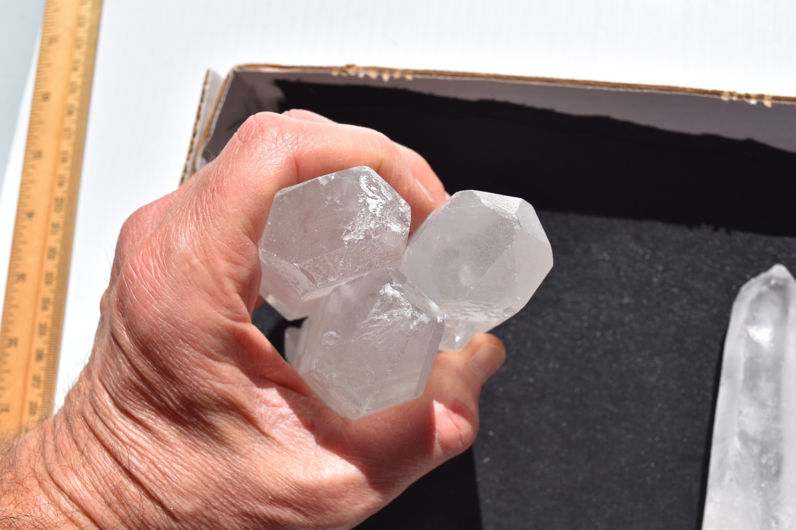 WHOLESALE Quartz Crystals from Madagascar 12 pcs 2.5 kg # 5666