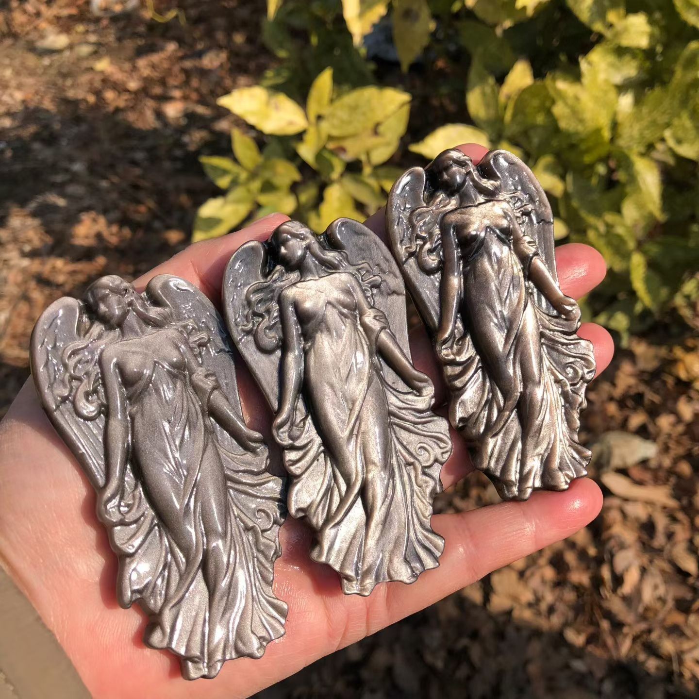 1pc Natural Silver Obsidian Quartz Hand Carved Angel Skull Crystal Reiki Decor