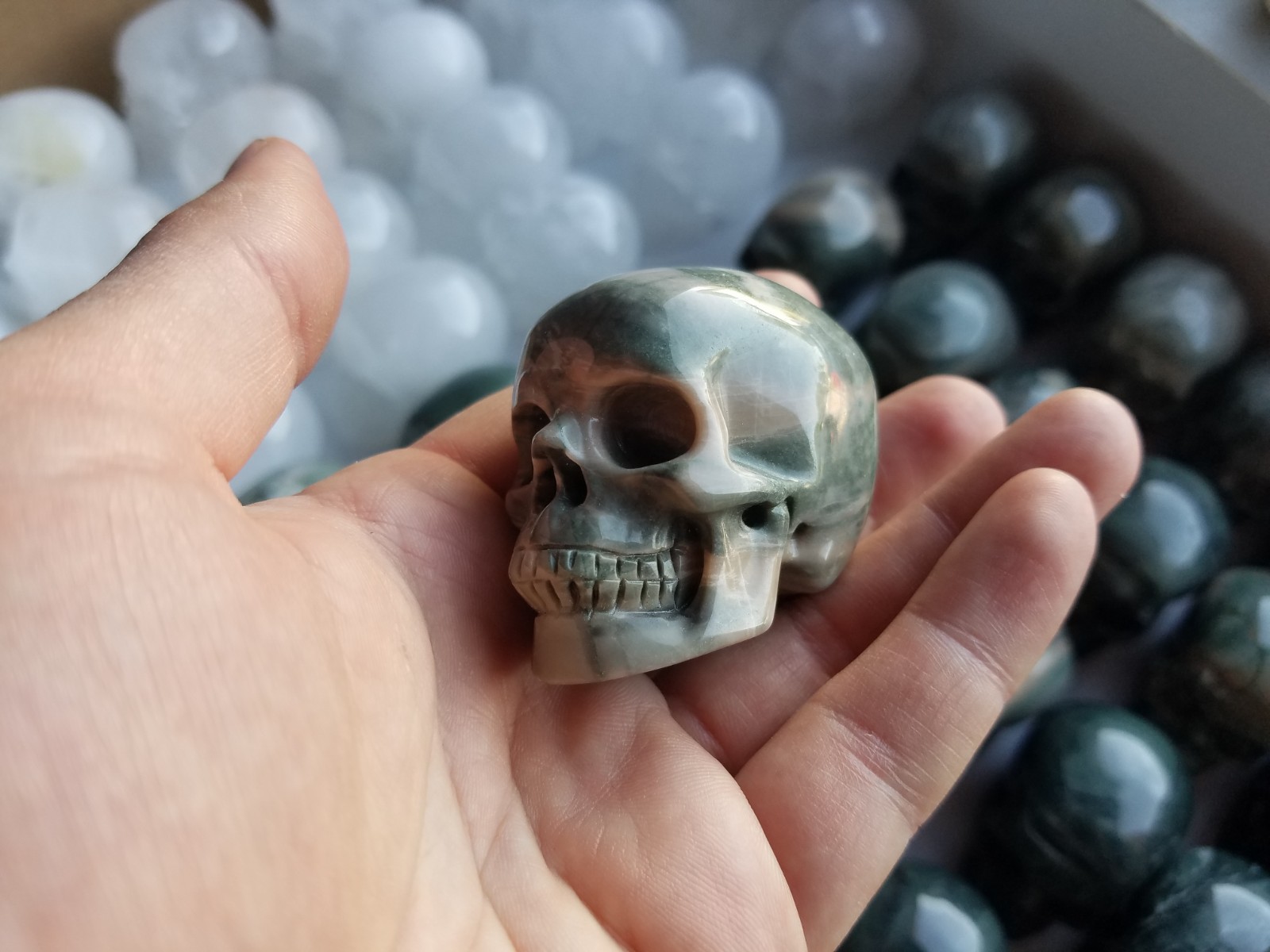 Lot of 50 Hand Carved Skulls Crystal Agate Realistic Carving 2 inches US SELLER