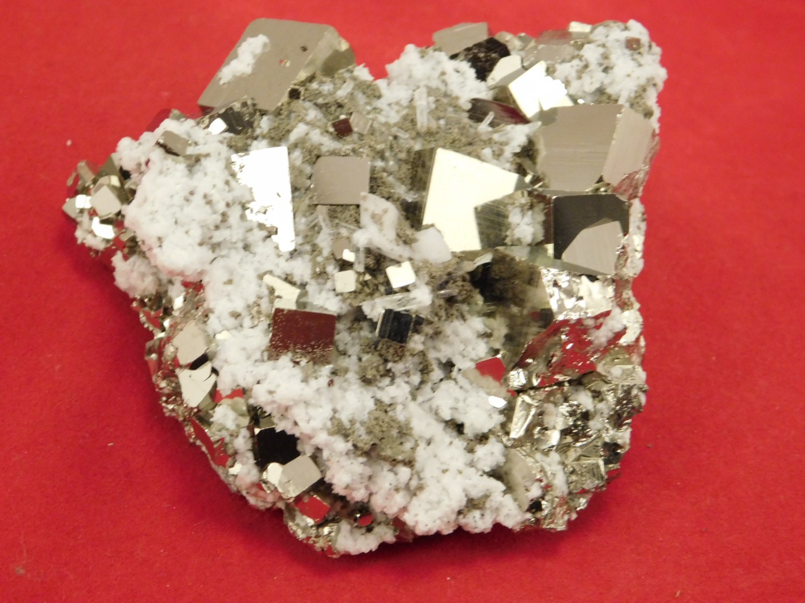 NICE! PYRITE Crystal CUBE Cluster with Druzy Quartz From Peru 233gr