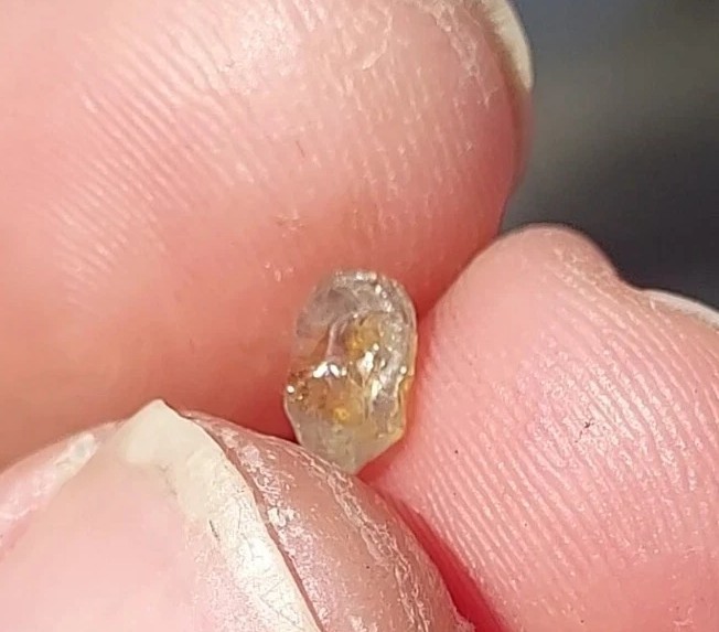 BICOLOR ORANGE & LIGHT BLUE SAPPHIRE FROM MONTANA, USA